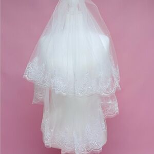 Two-Tier White Lace Bridal Veil